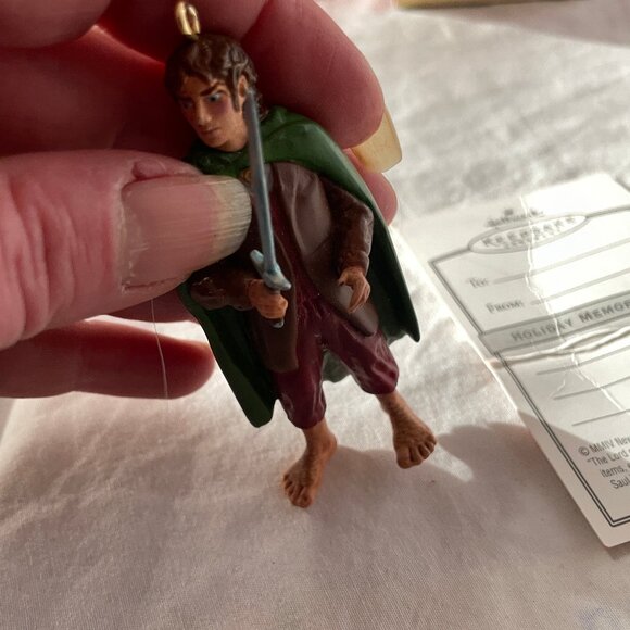 2004 Hallmark Keepsake Ornament Lord of the Rings Frodo Baggins Dented Box - Picture 8 of 16